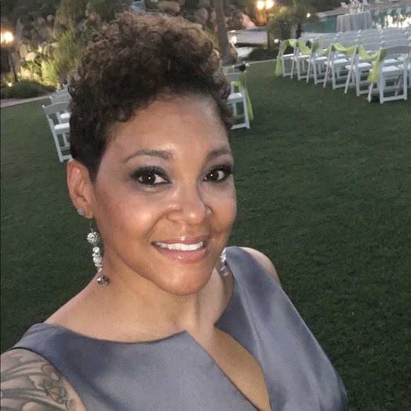 Meet your Posher, Stephanie - Picture 1 of 1